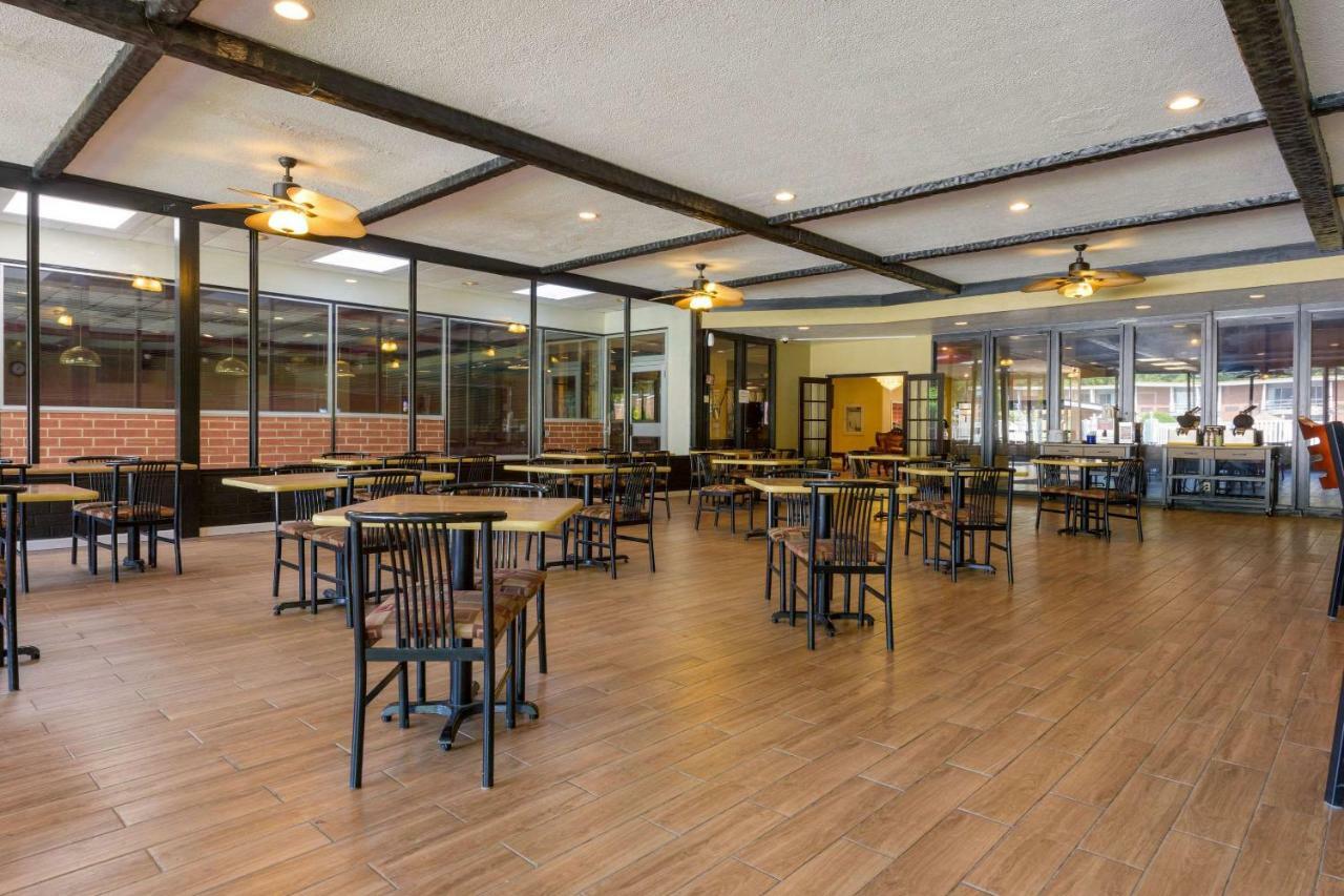 Aire Hotel Lebanon Hershey Bagian luar foto